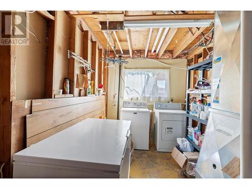 7 Caramillo Road, Kelowna, BC - Indoor Photo Showing Laundry Room