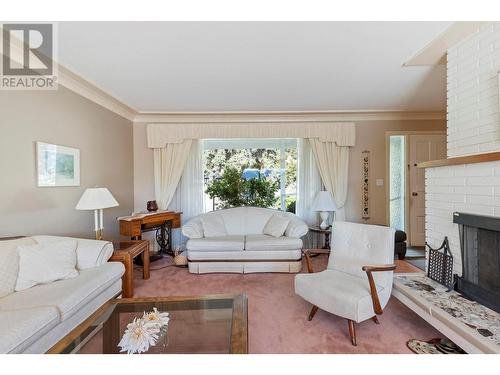 7 Caramillo Road, Kelowna, BC - Indoor Photo Showing Living Room With Fireplace