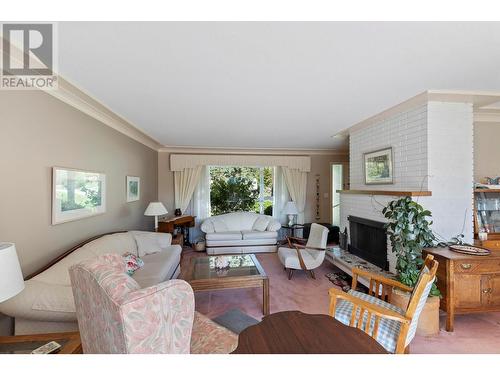 7 Caramillo Road, Kelowna, BC - Indoor Photo Showing Living Room With Fireplace