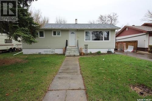 711 4Th Street E, Shaunavon, SK - Outdoor