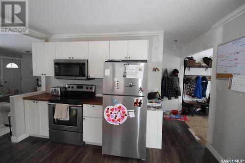 711 4Th Street E, Shaunavon, SK - Indoor Photo Showing Kitchen