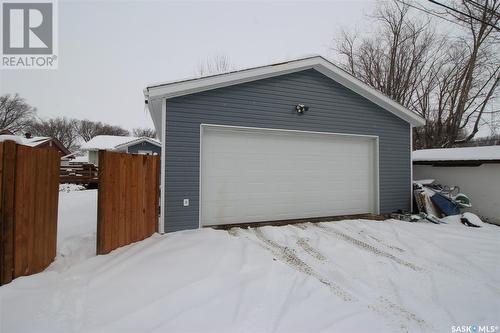 711 4Th Street E, Shaunavon, SK - Outdoor With Exterior