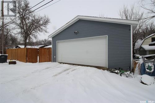 711 4Th Street E, Shaunavon, SK - Outdoor With Exterior