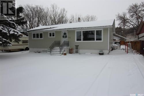 711 4Th Street E, Shaunavon, SK - Outdoor