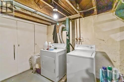 429 H Avenue S, Saskatoon, SK - Indoor Photo Showing Laundry Room