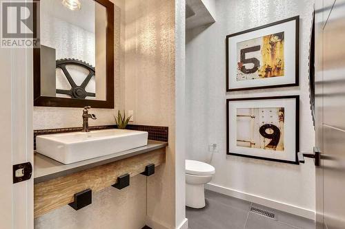 111 Mahogany Bay Se, Calgary, AB - Indoor Photo Showing Bathroom