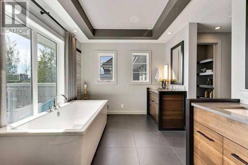 Ensuite - 111 Mahogany Bay Se, Calgary, AB - Indoor Photo Showing Bathroom