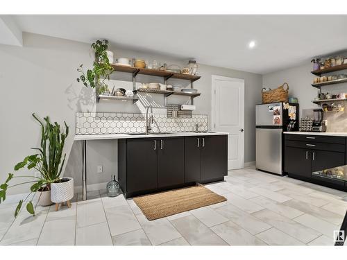 10213 75 St Nw, Edmonton, AB - Indoor Photo Showing Kitchen