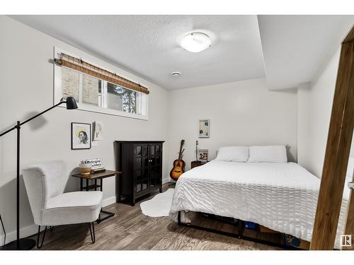 10213 75 St Nw, Edmonton, AB - Indoor Photo Showing Bedroom