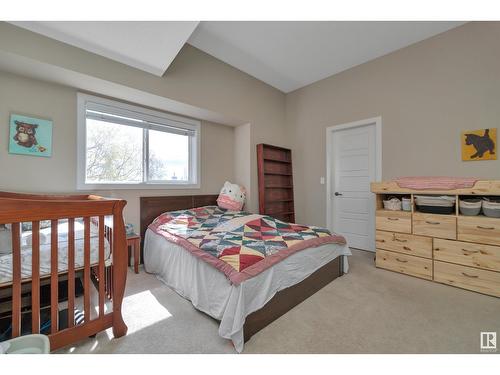 #8 13825 155 Av Nw, Edmonton, AB - Indoor Photo Showing Bedroom