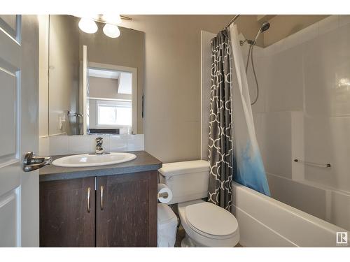 #8 13825 155 Av Nw, Edmonton, AB - Indoor Photo Showing Bathroom