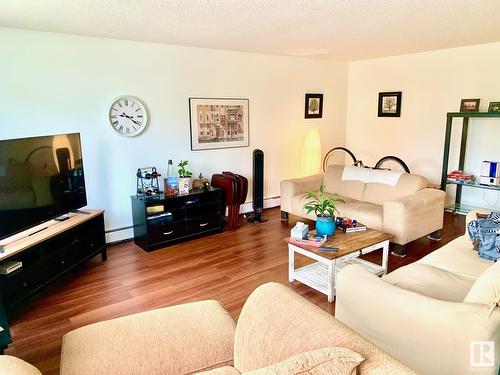 #302 14530 52 St Nw Nw, Edmonton, AB - Indoor Photo Showing Living Room