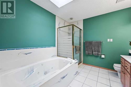 181 Hamptons Green Nw, Calgary, AB - Indoor Photo Showing Bathroom