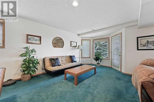 181 Hamptons Green Nw, Calgary, AB - Indoor Photo Showing Other Room