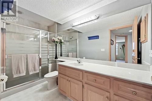 181 Hamptons Green Nw, Calgary, AB - Indoor Photo Showing Bathroom