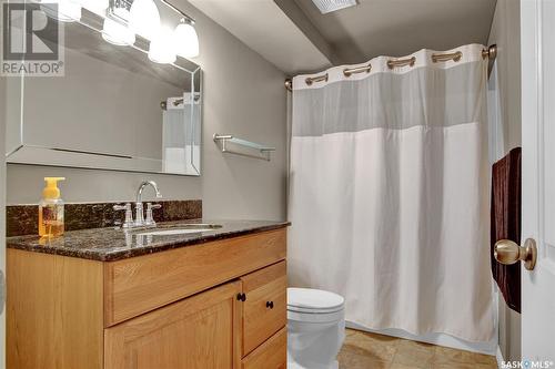 874 Seymour Crescent N, Regina, SK - Indoor Photo Showing Bathroom