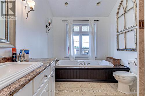 31395 Talbot Line, Dutton/Dunwich (Iona), ON - Indoor Photo Showing Bathroom