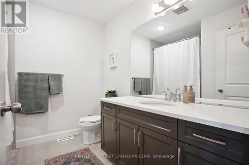 18 - 2491 Tokala Trail, London, ON - Indoor Photo Showing Bathroom