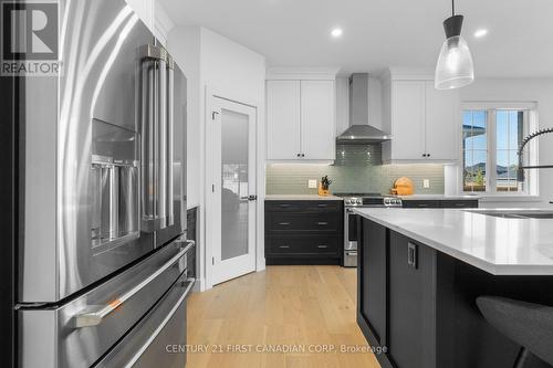 104 Foxborough Place, Thames Centre (Thorndale), ON - Indoor Photo Showing Kitchen With Upgraded Kitchen