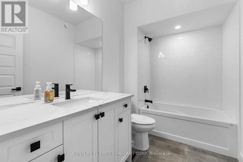 104 Foxborough Place, Thames Centre (Thorndale), ON - Indoor Photo Showing Bathroom