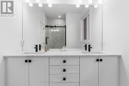 104 Foxborough Place, Thames Centre (Thorndale), ON - Indoor Photo Showing Bathroom