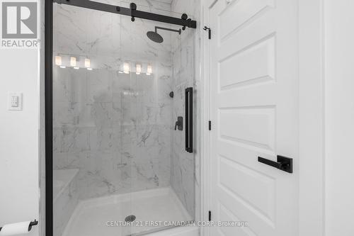 104 Foxborough Place, Thames Centre (Thorndale), ON - Indoor Photo Showing Bathroom