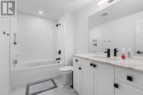 104 Foxborough Place, Thames Centre (Thorndale), ON - Indoor Photo Showing Bathroom