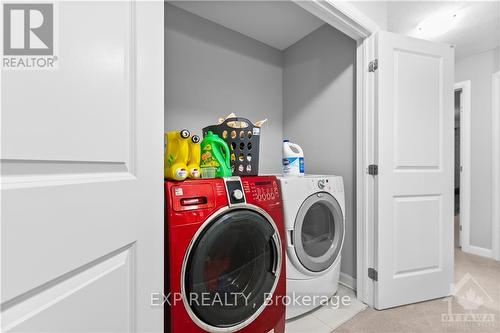 646 Hamsa Street, Ottawa, ON - Indoor Photo Showing Laundry Room