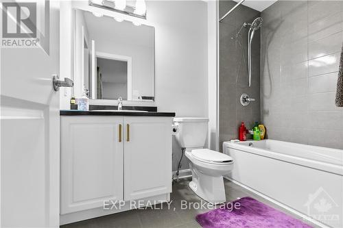 646 Hamsa Street, Ottawa, ON - Indoor Photo Showing Bathroom