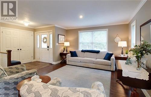 495190 Traverston Road, West Grey, ON - Indoor Photo Showing Living Room