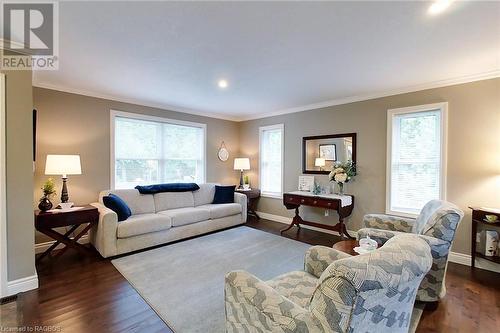 495190 Traverston Road, West Grey, ON - Indoor Photo Showing Living Room