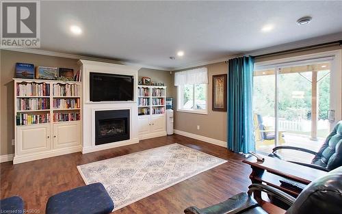 495190 Traverston Road, West Grey, ON - Indoor Photo Showing Living Room With Fireplace