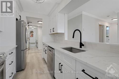 202 - 191 Parkdale Avenue, Ottawa, ON - Indoor Photo Showing Kitchen With Upgraded Kitchen