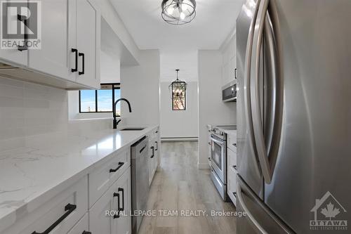 202 - 191 Parkdale Avenue, Ottawa, ON - Indoor Photo Showing Kitchen With Stainless Steel Kitchen With Upgraded Kitchen