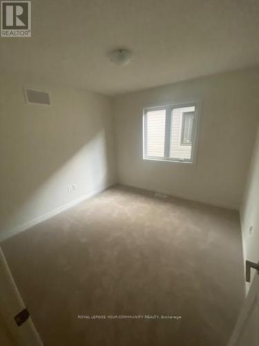 92 Phoenix Boulevard, Barrie, ON - Indoor Photo Showing Other Room