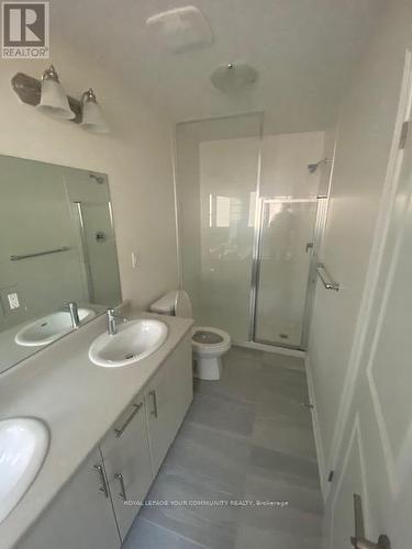 92 Phoenix Boulevard, Barrie, ON - Indoor Photo Showing Bathroom