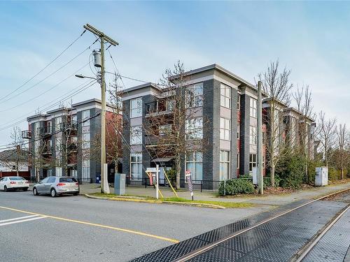 205-555 Franklyn St, Nanaimo, BC - Outdoor With Facade