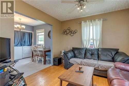 487 La Vallee, Memramcook, NB - Indoor Photo Showing Living Room