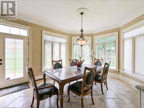 15 Lake Woods Drive, Whitchurch-Stouffville, ON - Indoor Photo Showing Dining Room