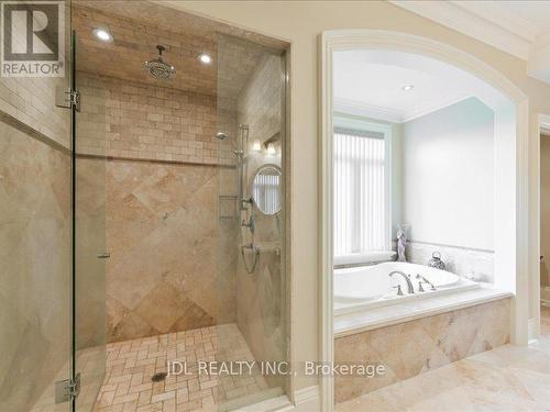 15 Lake Woods Drive, Whitchurch-Stouffville, ON - Indoor Photo Showing Bathroom