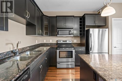 344 Willowgrove Lane, Saskatoon, SK - Indoor Photo Showing Kitchen With Stainless Steel Kitchen With Double Sink With Upgraded Kitchen