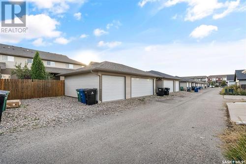 344 Willowgrove Lane, Saskatoon, SK - Outdoor