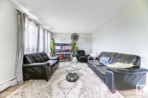 10315 120 Av Nw, Edmonton, AB - Indoor Photo Showing Living Room