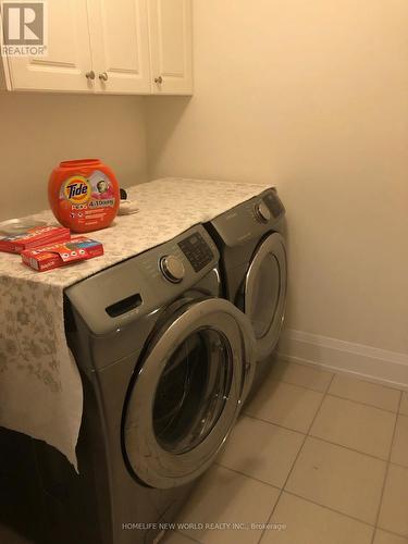 15 Kenneth Wood Crescent, Toronto, ON - Indoor Photo Showing Laundry Room