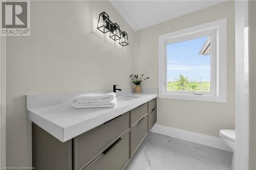 60 Pike Creek Drive, Cayuga, ON - Indoor Photo Showing Bathroom