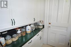 Butler Pantry - 