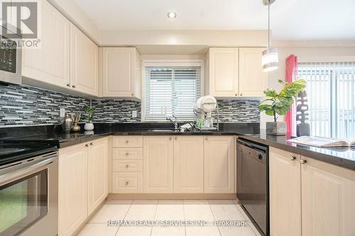 38 Sams Crescent, Brampton, ON - Indoor Photo Showing Kitchen With Double Sink