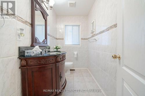 38 Sams Crescent, Brampton, ON - Indoor Photo Showing Bathroom