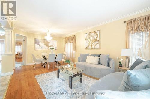 38 Sams Crescent, Brampton, ON - Indoor Photo Showing Living Room