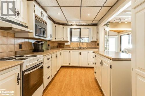 16 Yarwood Road, Tiny, ON - Indoor Photo Showing Kitchen